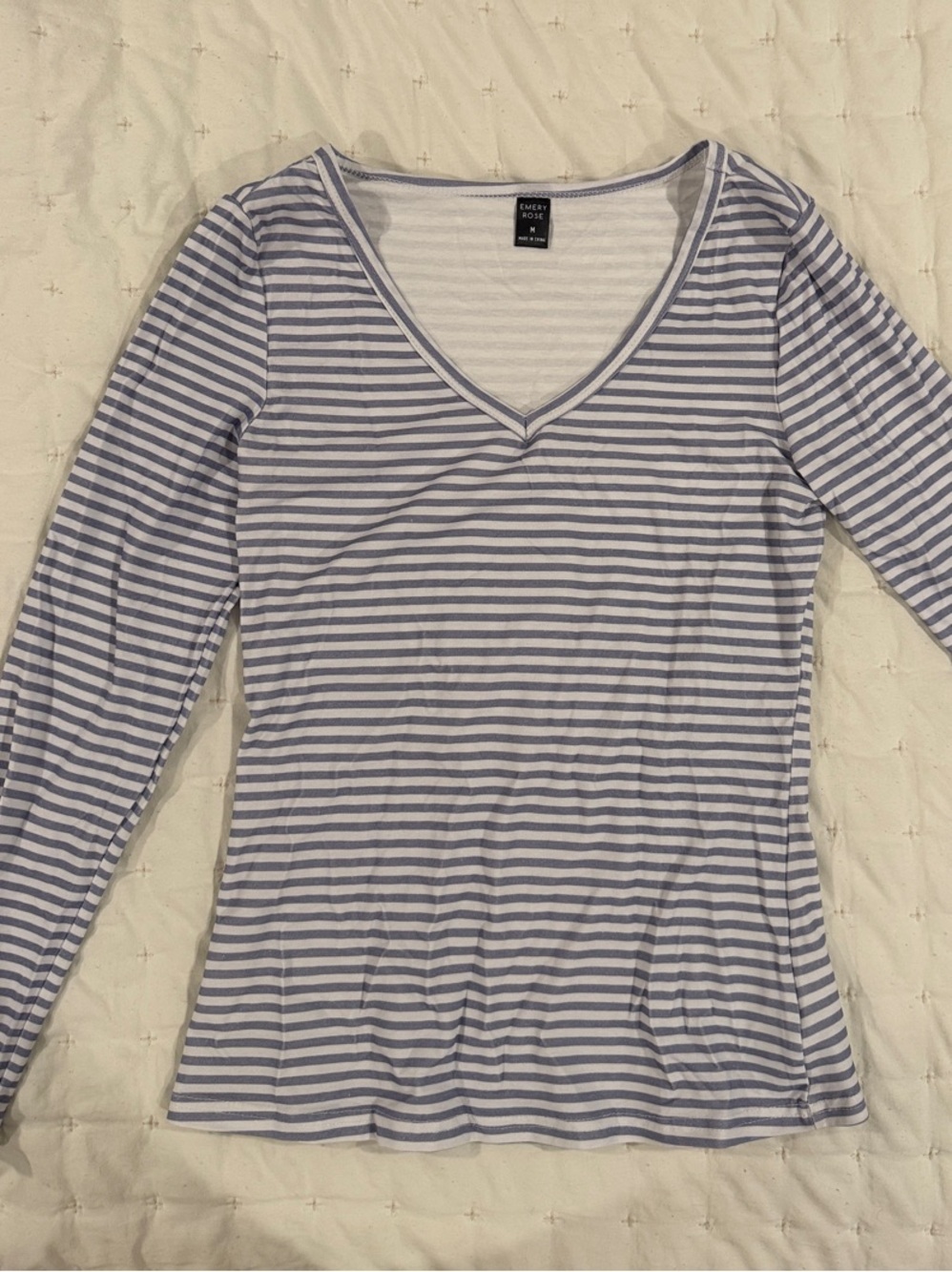 Emery Rose Women's V-Neck Long Sleeve Stripe Tee - Light Blue & White